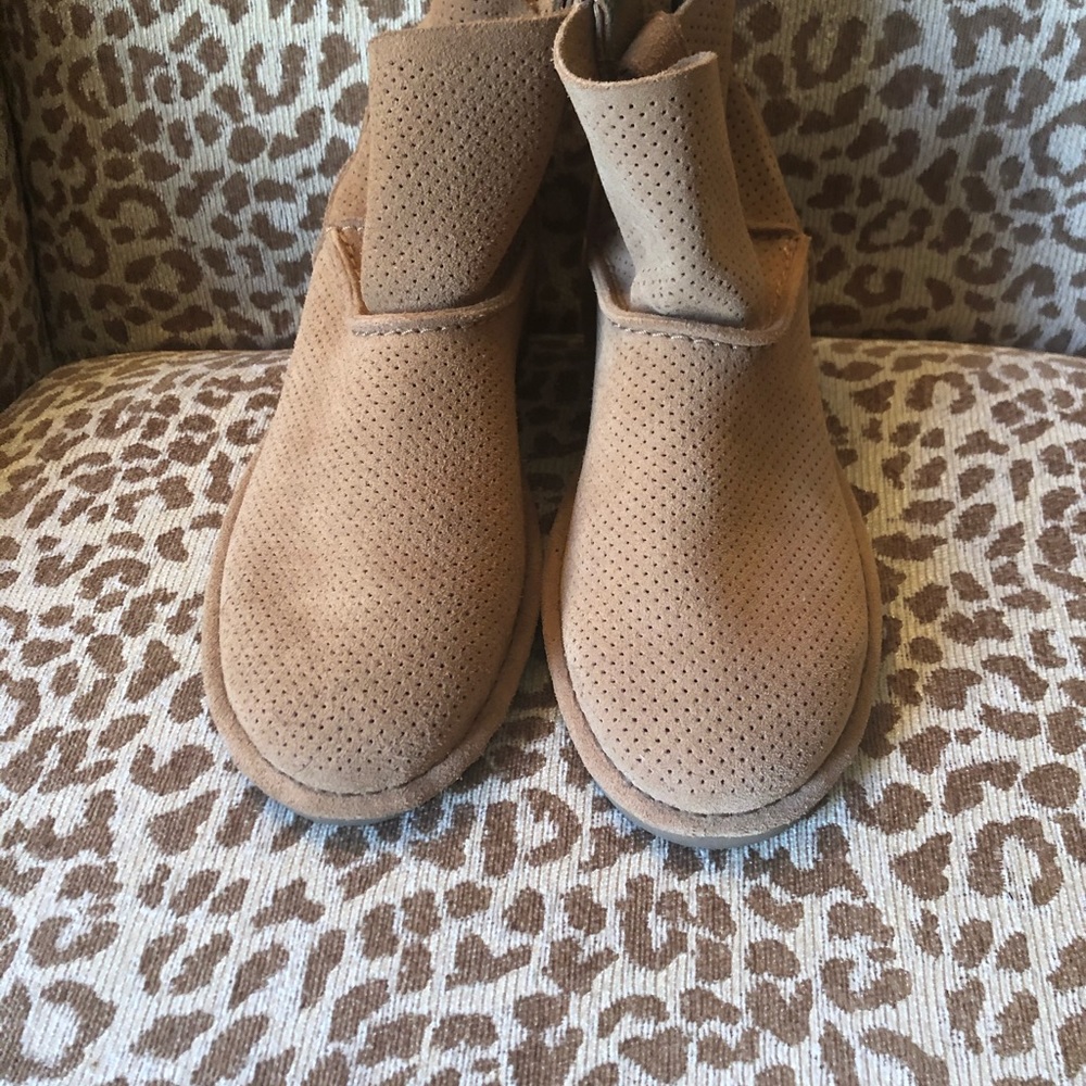 Brand New Perforated Ugg Short Ankle Boot
